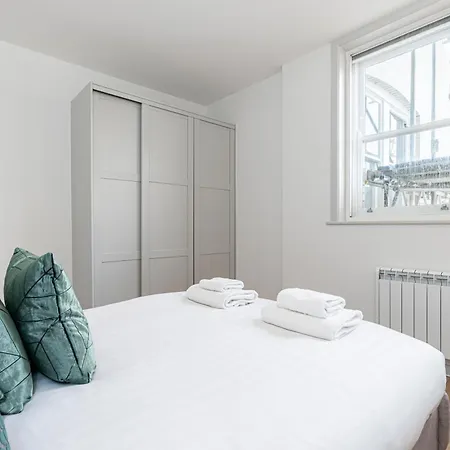 Stylish 1 Bed Flats In Soho, Next To Piccadilly Circus And Trafalgar Square